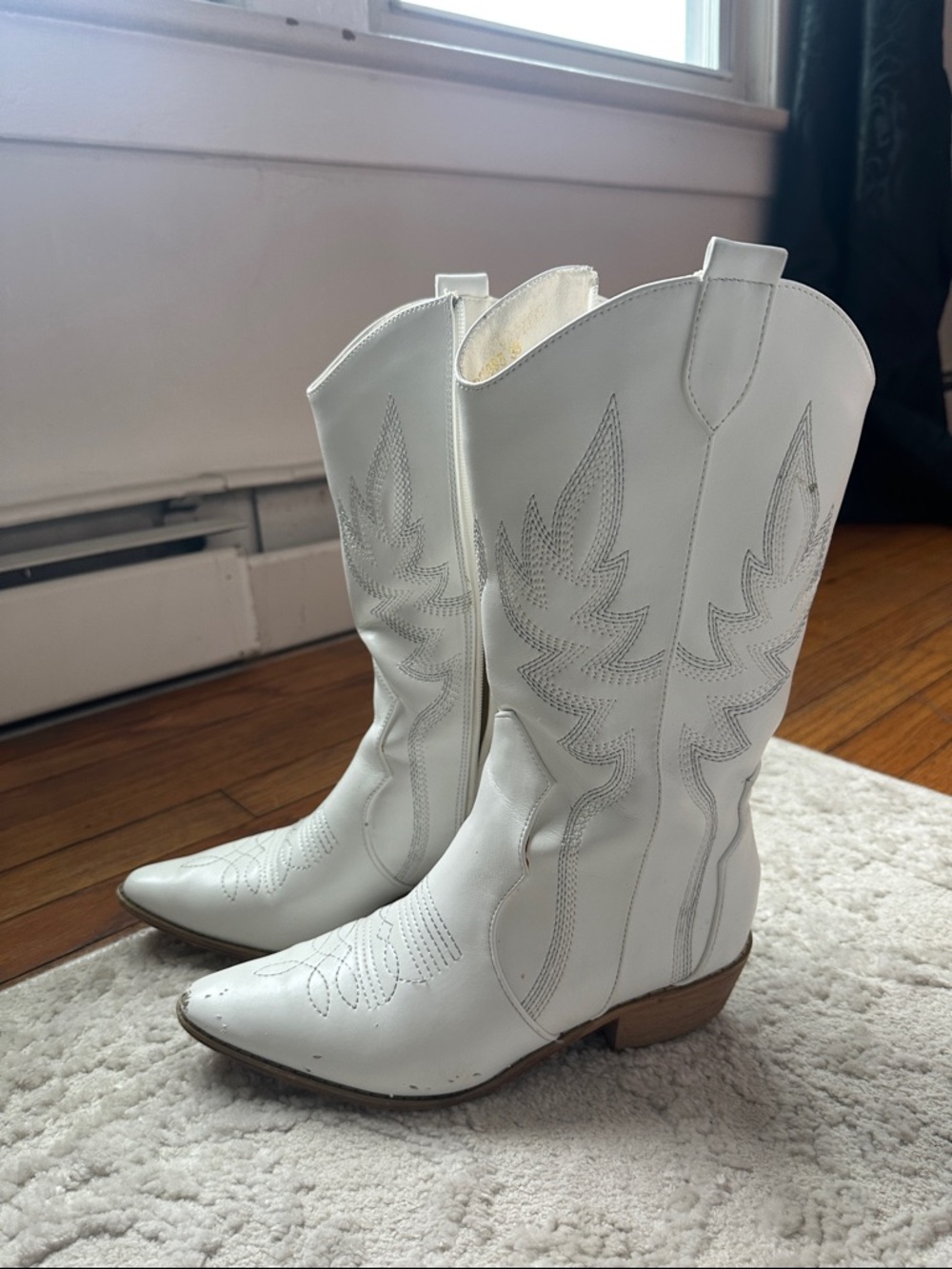 Women's White/Silver Western Faux Leather Cowboy Boots